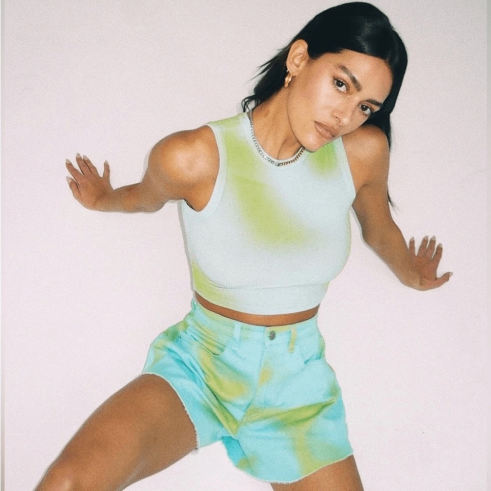 🌎 NWT WEWOREWHAT Flare Bell Shorts – Tie Dye Stretch Denim | Size 24